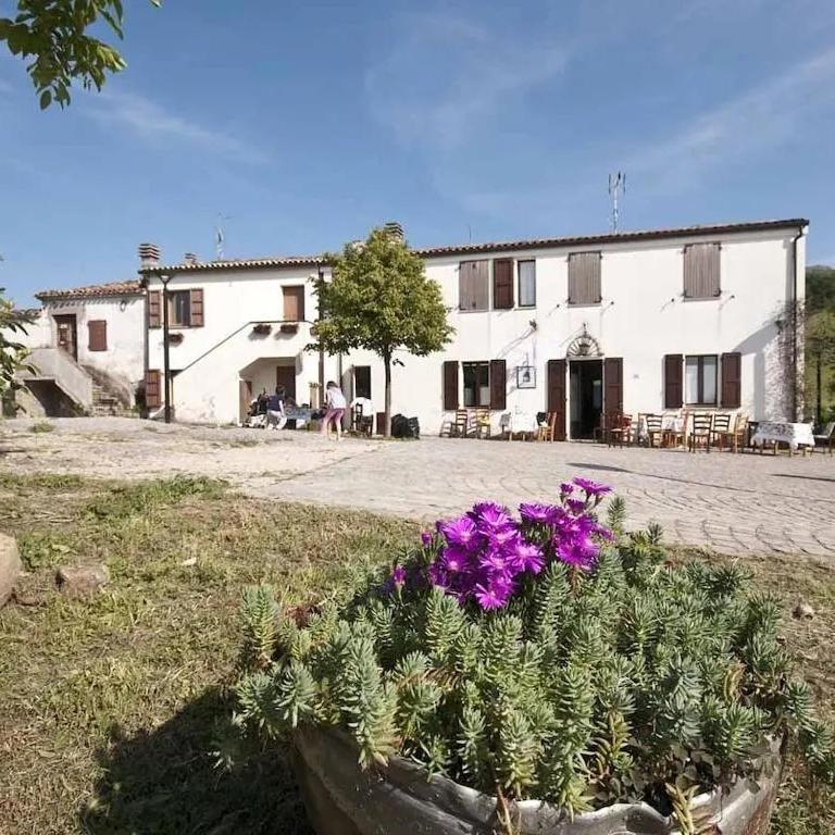 Locanda Delle Grotte Di Onferno Hotel Gemmano Buitenkant foto