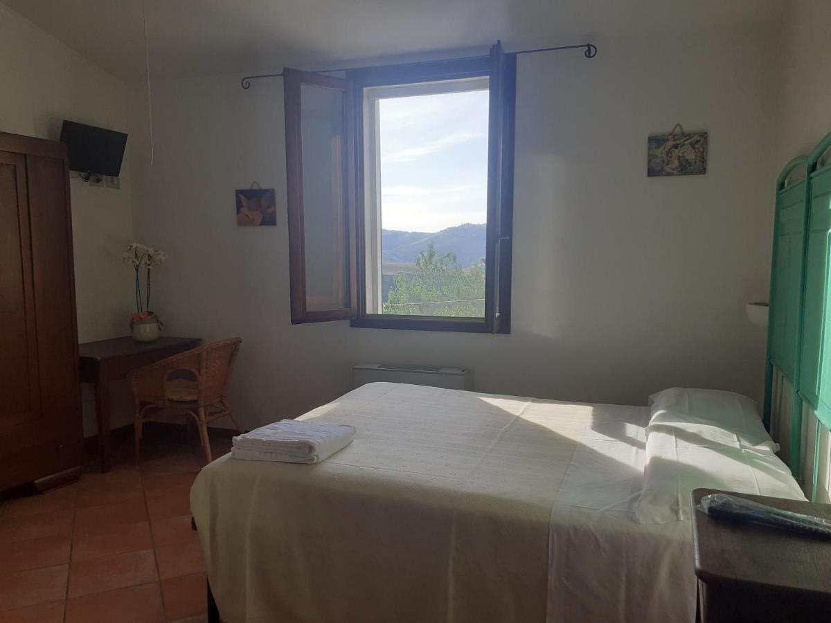 Locanda Delle Grotte Di Onferno Hotel Gemmano Buitenkant foto